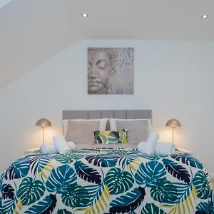  Apartment The Arches New Modern 2br
