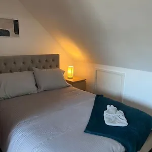 https://studio-flat-cardiff-bay.cardiffhotelswales.com